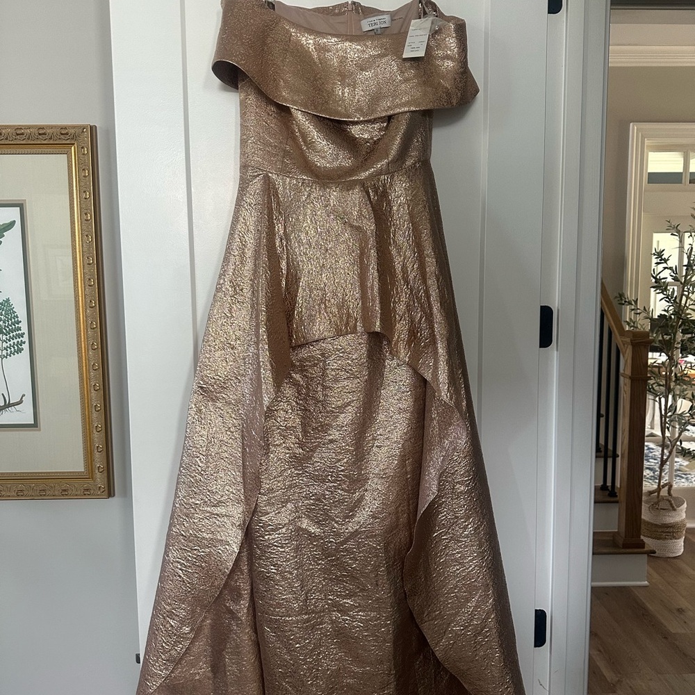 🥂🍾🎊 Teri Jon Gold/bronze metallic Dress - Picture 12 of 13